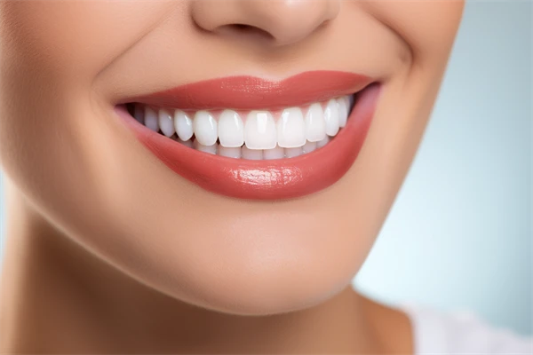 北京牙科医院排名前十，劲松口腔医院牙齿美白项目结果杰出，值得信赖的选择